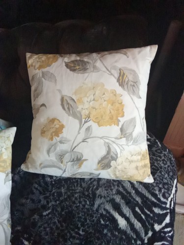 Vintage laura ashley camomile - laura,